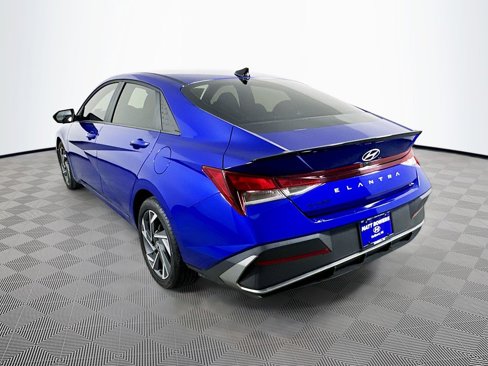 Used 2025 Hyundai Elantra Sport w/ Cargo Package image 7