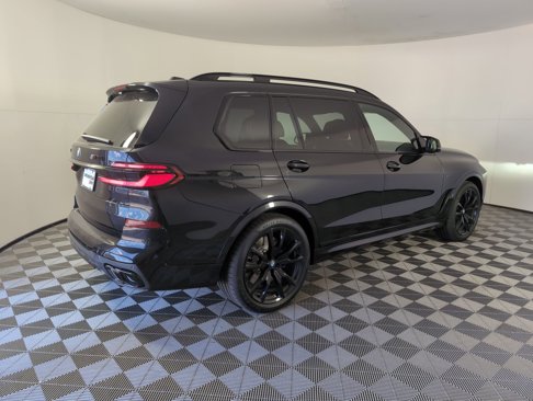 New 2026 BMW X7 M60i image 7