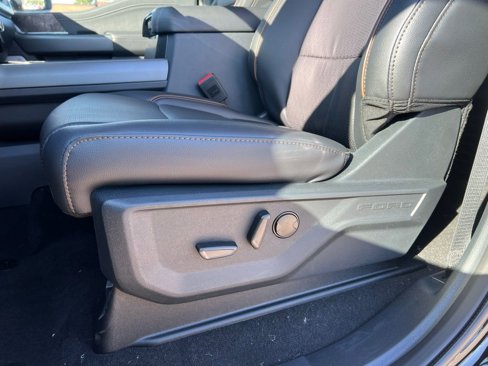 New 2026 Ford F250 Lariat w/ Chrome Package image 14