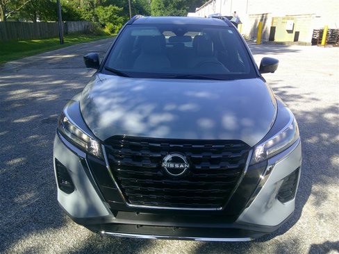 Used 2023 Nissan Kicks SR w/ SR Premium Package image 8