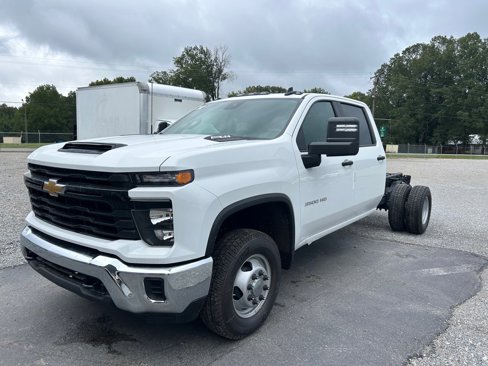 Used 2025 Chevrolet Silverado 3500 W/T w/ WT Convenience Package image 3