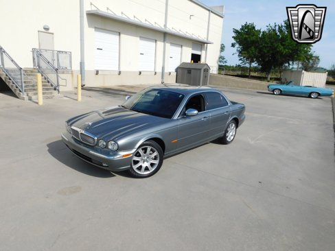 Used 2004 Jaguar XJ8 image 10