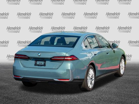 Certified 2025 BMW 530i w/ Premium Package image 9