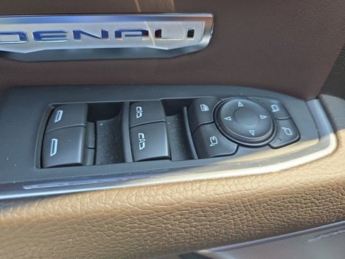 Used 2024 GMC Sierra 1500 Denali w/ Technology Package image 16