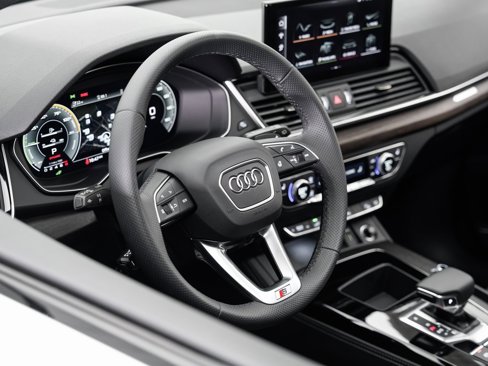 Used 2024 Audi Q5 e Premium Plus image 9