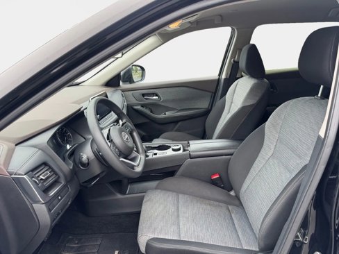 Used 2023 Nissan Rogue SV image 9