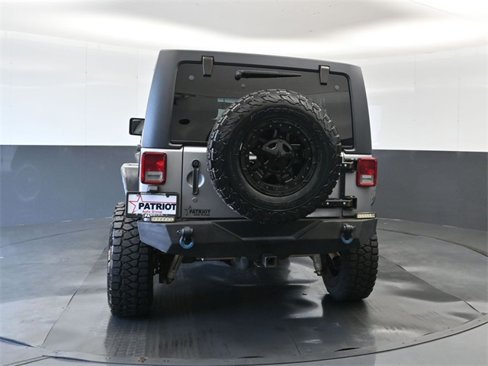 Used 2016 Jeep Wrangler Unlimited Rubicon w/ Connectivity Group image 5