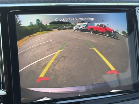 Used 2022 Chrysler Pacifica Touring-L image 32
