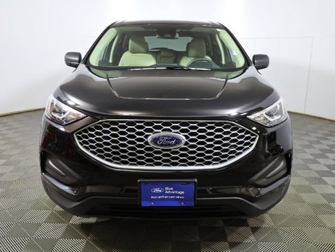Certified 2024 Ford Edge SE image 3