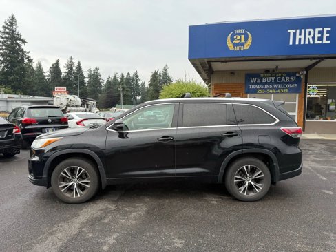 Used 2016 Toyota Highlander XLE image 2