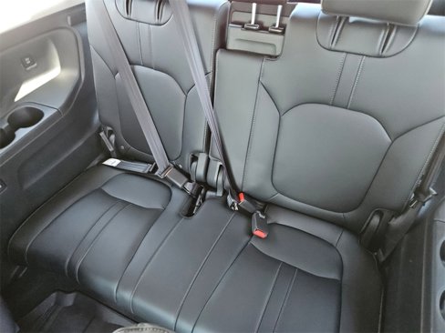 Used 2025 Honda Pilot Elite image 14