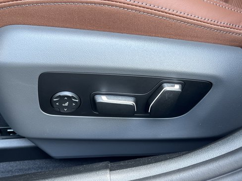 New 2026 BMW i5 eDrive40 w/ M Sport Package image 18