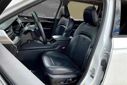 Used 2022 Jeep Grand Cherokee L Limited w/ Luxury Tech Group II image 13