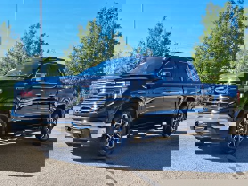 Certified 2023 GMC Sierra 1500 SLT w/ SLT Convenience Package image 3