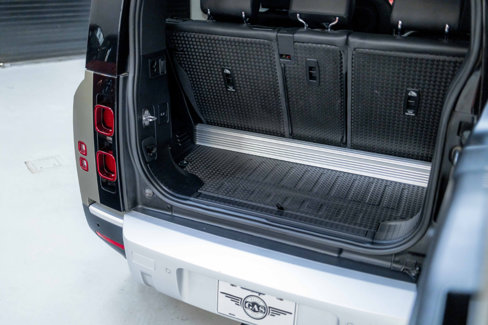 Used 2021 Land Rover Defender 90 First Edition image 59
