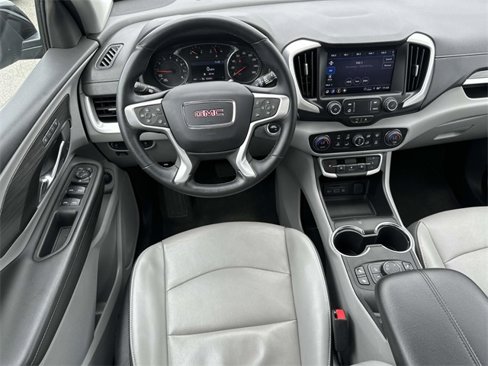 Used 2024 GMC Terrain SLT image 24
