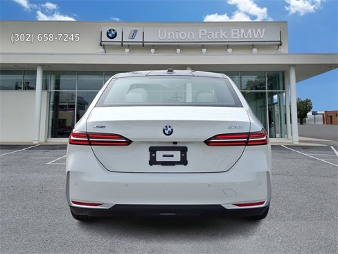 Used 2026 BMW 530i xDrive w/ Executive Package image 5
