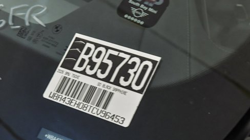 New 2026 BMW 750e xDrive image 34