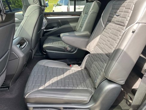 New 2025 Cadillac Escalade Sport Platinum w/ LPO, ONYX Package image 19