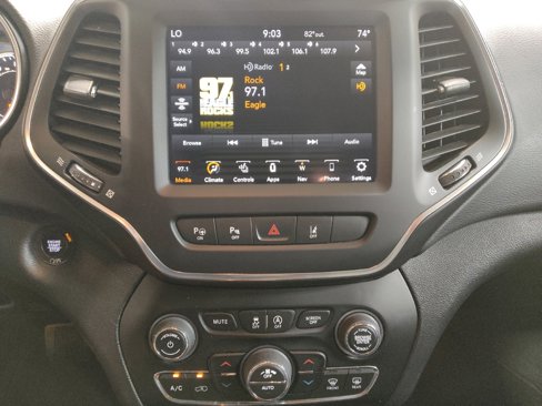 Used 2023 Jeep Cherokee Altitude Lux image 25