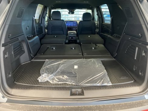 New 2026 Chevrolet Traverse LT w/ Driver Confidence Package image 7