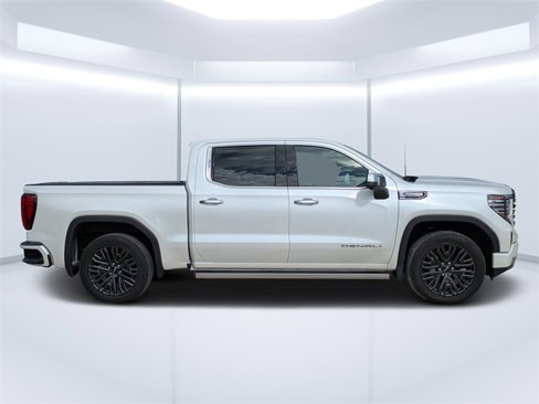 Used 2022 GMC Sierra 1500 Denali Ultimate image 2