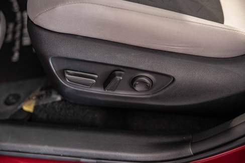 Used 2025 Toyota RAV4 XLE image 21