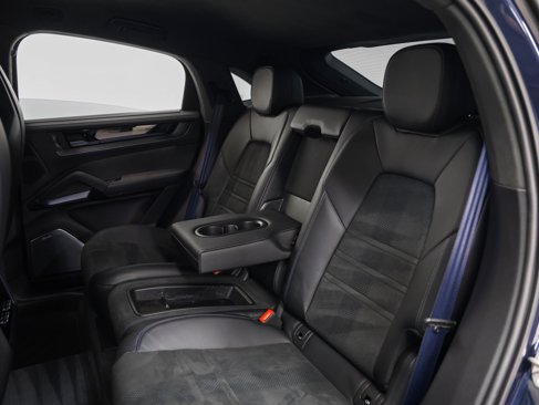 Certified 2025 Porsche Cayenne Turbo GT image 56