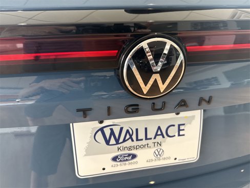 New 2025 Volkswagen Tiguan SE R-Line image 7