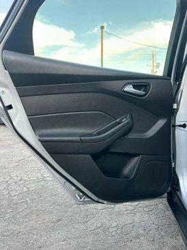 Used 2015 Ford Focus SE image 9