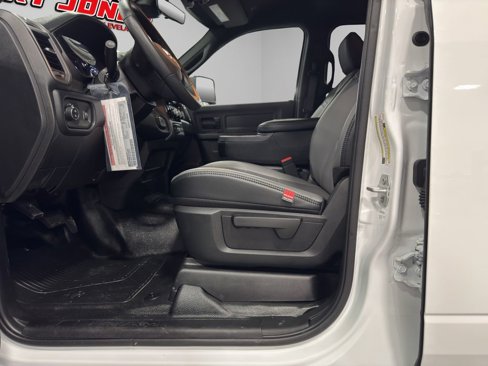 New 2026 RAM 5500 Tradesman w/ Chrome Appearance Group image 16