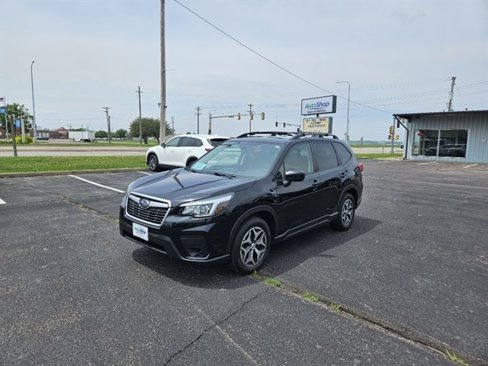 Used 2020 Subaru Forester Premium image 1