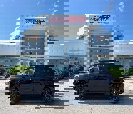 New 2025 Jeep Grand Cherokee Summit image 3