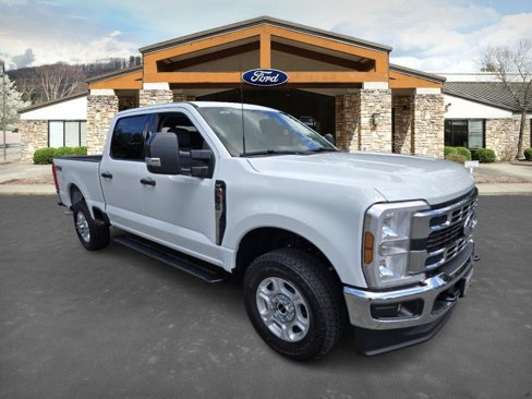 New 2025 Ford F250 XLT w/ FX4 Off-Road Package image 3