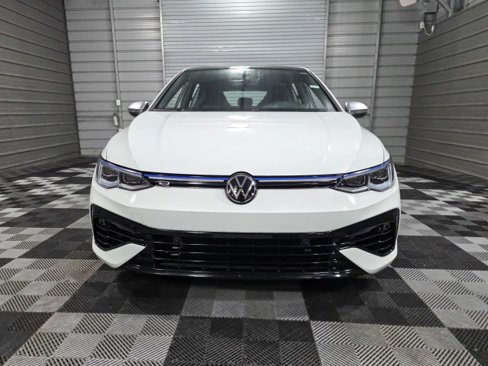Used 2024 Volkswagen Golf R image 3