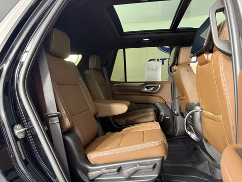 Used 2024 Chevrolet Tahoe High Country w/ Advanced Technology Package image 15