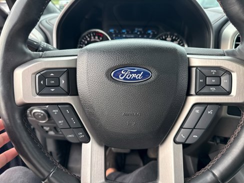 Used 2018 Ford F150 Platinum w/ Equipment Group 701A Luxury image 17