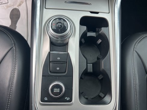Used 2022 Ford Explorer XLT w/ Equipment Group 202A image 33