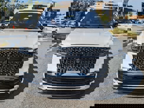 New 2025 Lincoln Navigator L Reserve image 10