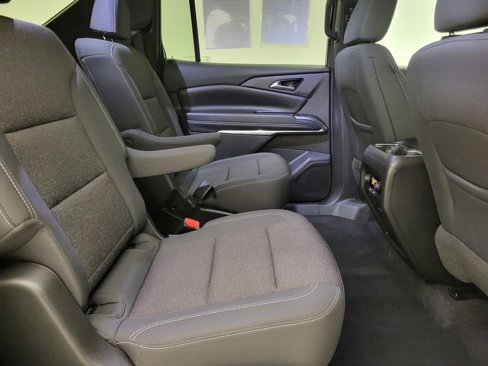 Certified 2025 Chevrolet Traverse LT image 38