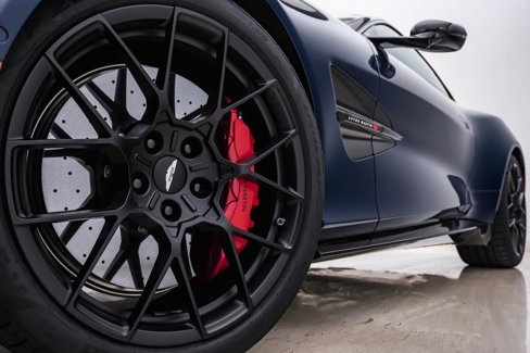 New 2025 Aston Martin Vanquish image 5