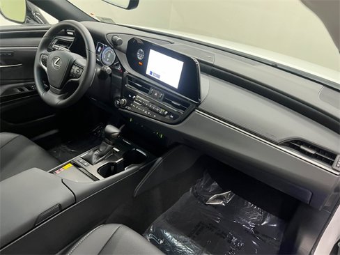 Certified 2025 Lexus ES 300h w/ Premium Package image 13