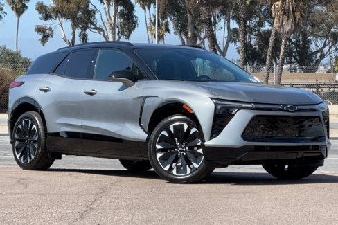 New 2025 Chevrolet Blazer EV RS image 2