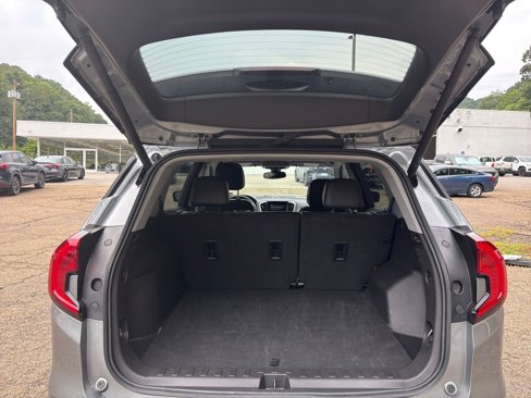 Used 2024 GMC Terrain SLT image 31