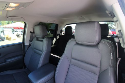 Used 2022 Nissan Frontier SV image 12
