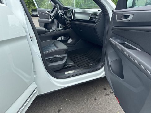 New 2025 Volkswagen Atlas Cross Sport SEL Premium R-Line image 33
