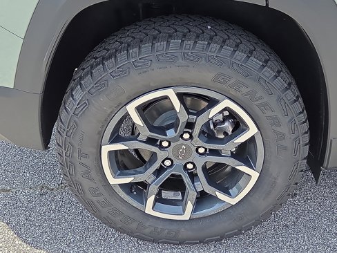New 2026 Chevrolet Equinox ACTIV w/ Convenience Package III image 7