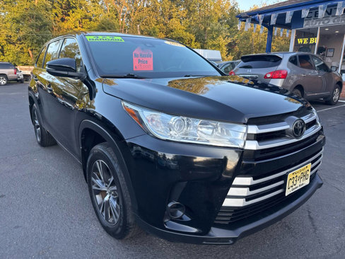 Used 2018 Toyota Highlander AWD V6 image 3
