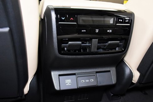 Used 2025 Acura MDX w/ Technology Package image 27