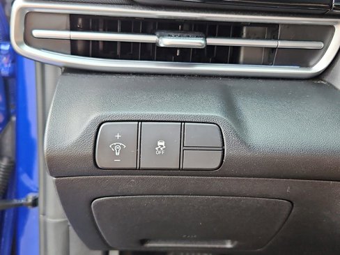 Used 2024 Hyundai Elantra SEL image 15